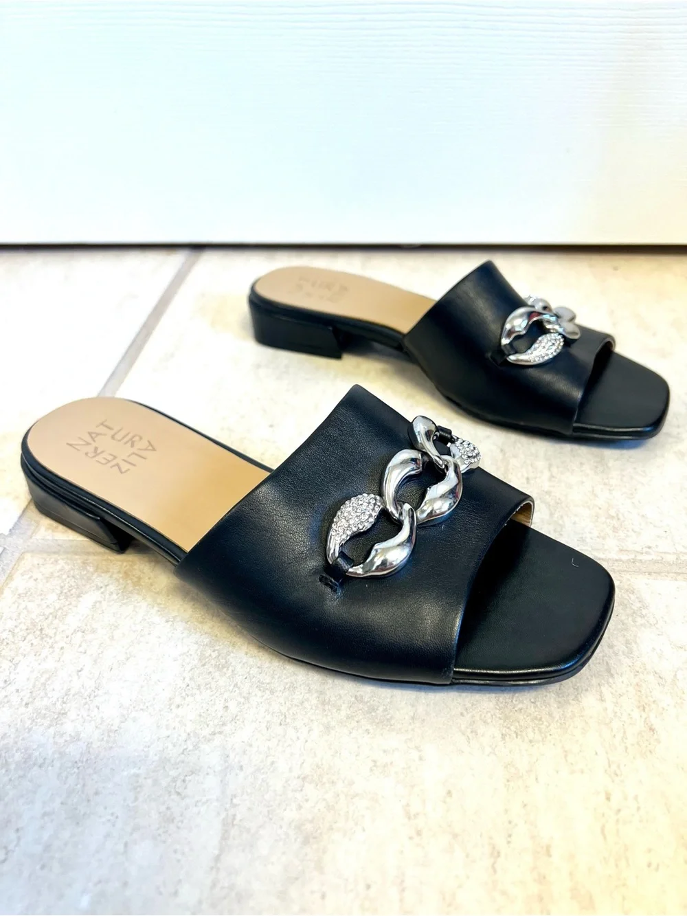 Naturalizer Angie 7M Womens Black Leather Dress Slide Sandals rhinestone chain